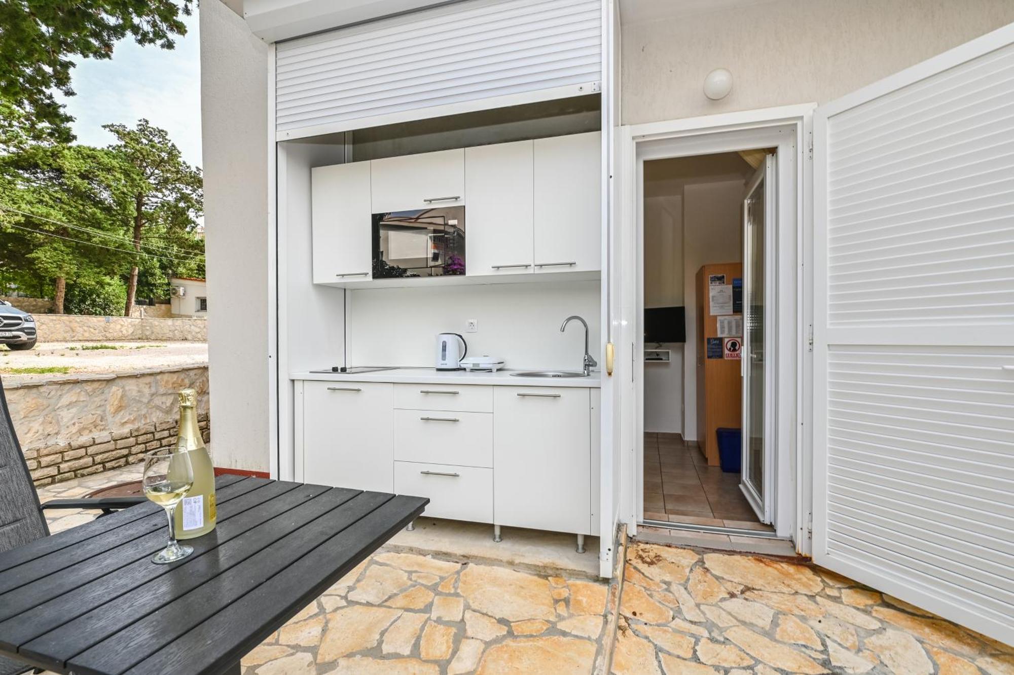 Seagull Pool Apartments & Studios Novalja Exterior foto