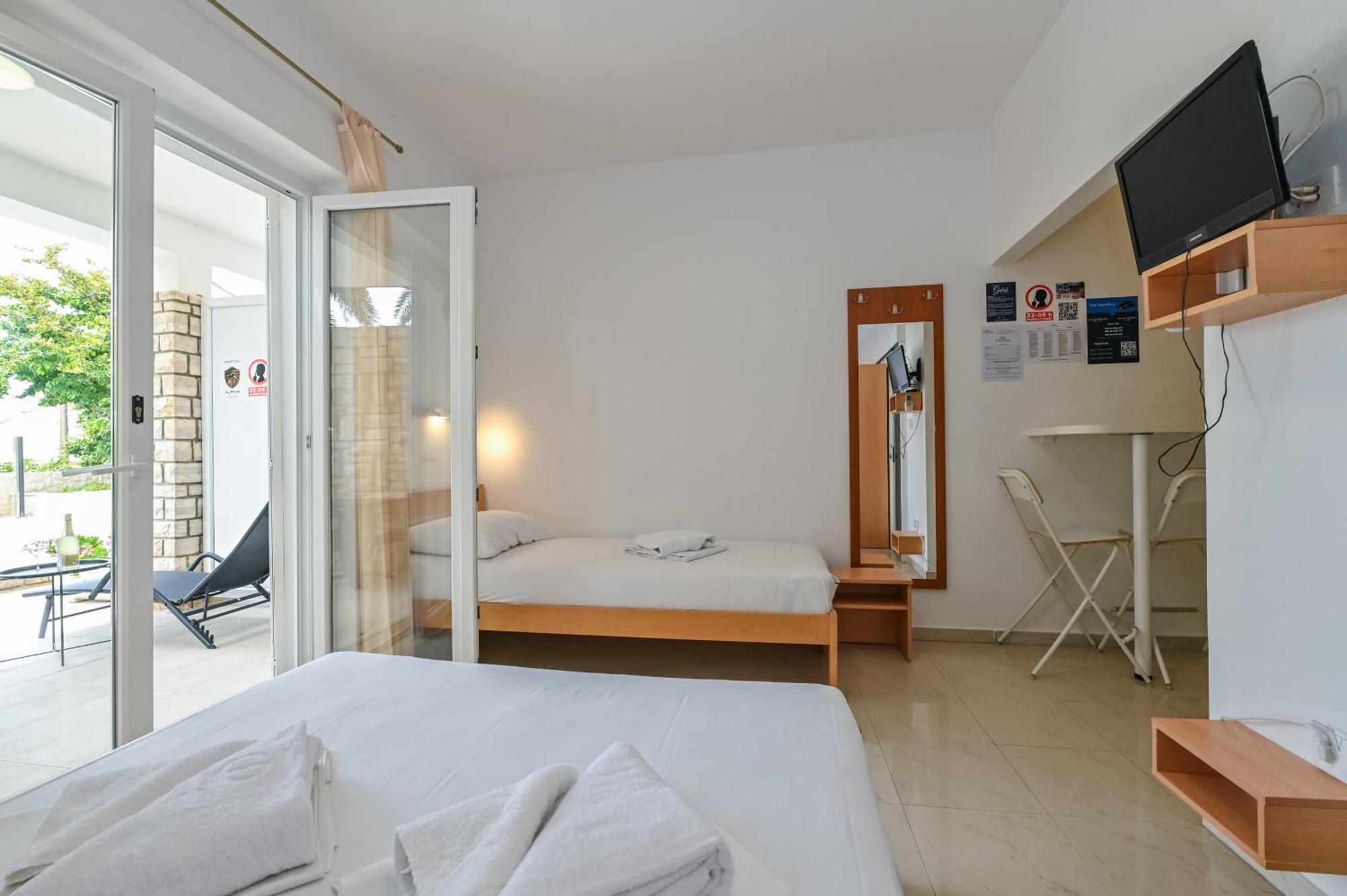 Seagull Pool Apartments & Studios Novalja Zimmer foto